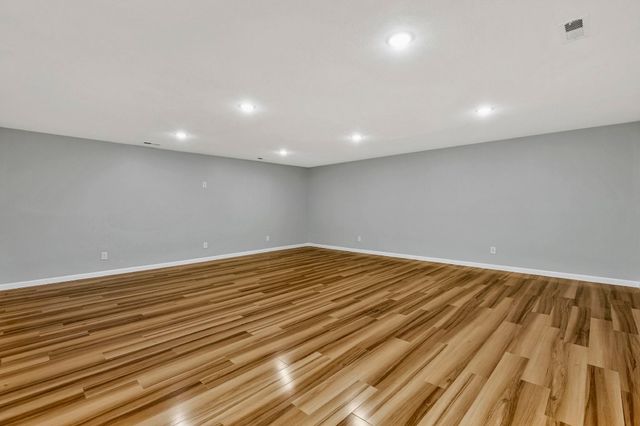 707 W Country Lakes Pl, Haysville, KS 67060