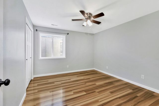 707 W Country Lakes Pl, Haysville, KS 67060