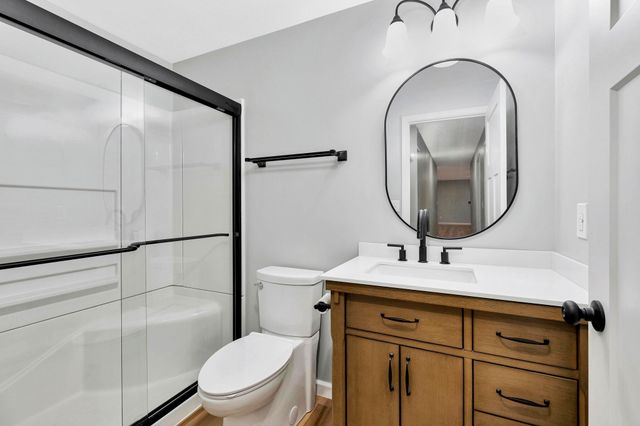 707 W Country Lakes Pl, Haysville, KS 67060