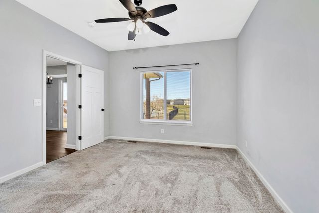 707 W Country Lakes Pl, Haysville, KS 67060