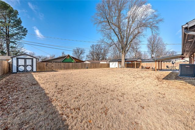 712 Carlton Street, Springdale, AR 72762