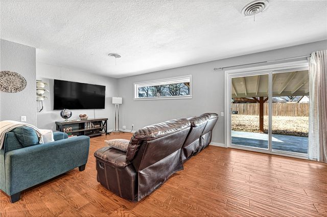 712 Carlton Street, Springdale, AR 72762