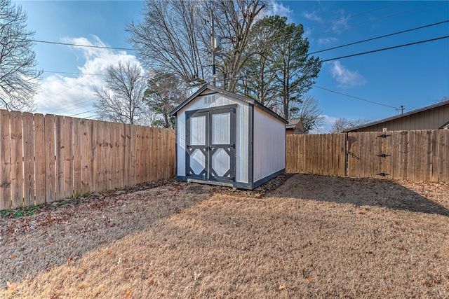 712 Carlton Street, Springdale, AR 72762