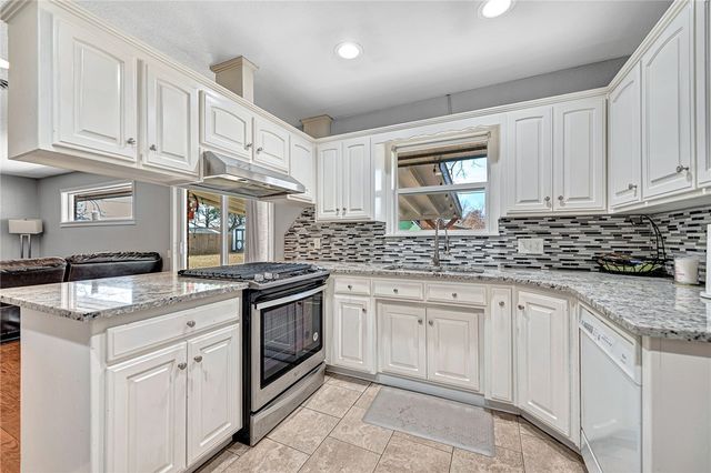 712 Carlton Street, Springdale, AR 72762