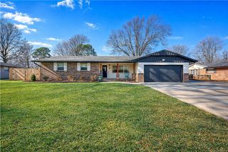 712 Carlton Street, Springdale, AR 72762