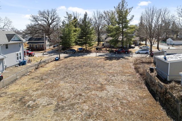 314 W Franklin Street, Eldridge, IA 52748