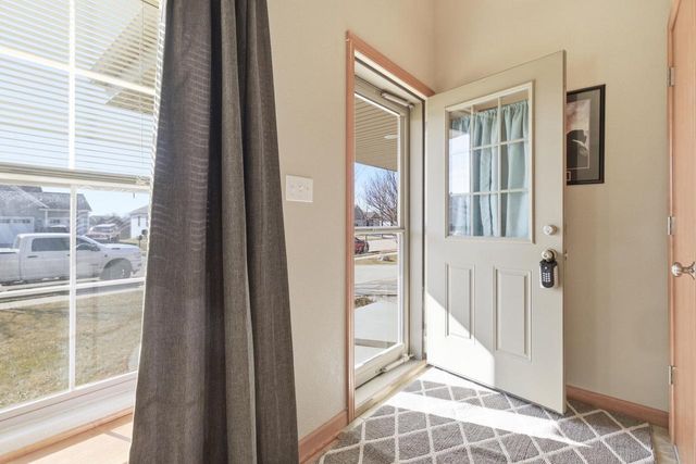 114 Rushmore LANE, Hartford, WI 53027