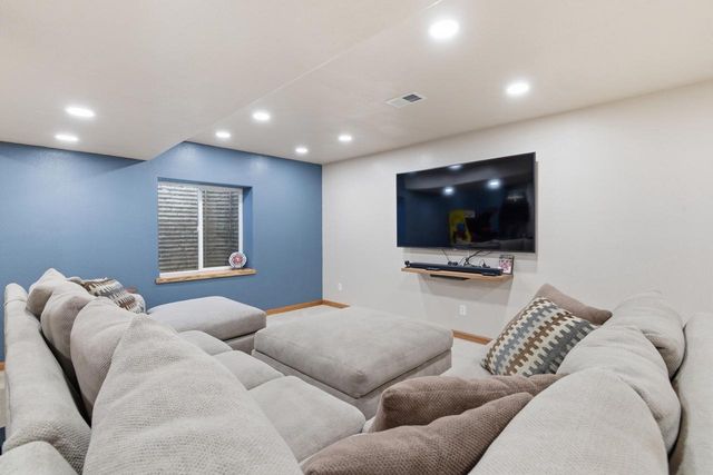 114 Rushmore LANE, Hartford, WI 53027