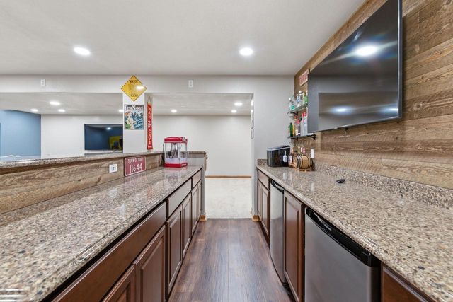 114 Rushmore LANE, Hartford, WI 53027