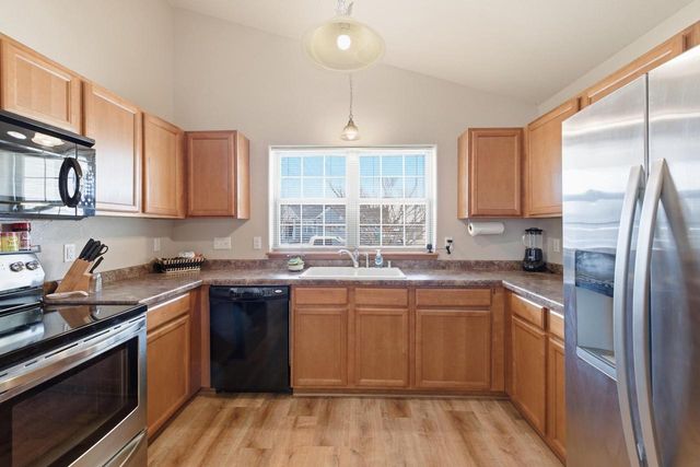 114 Rushmore LANE, Hartford, WI 53027