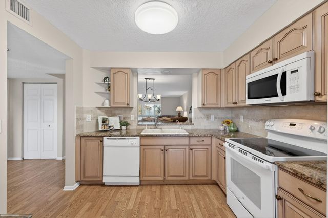 5906 Crystal Shores Drive 404, Boynton Beach, FL 33437