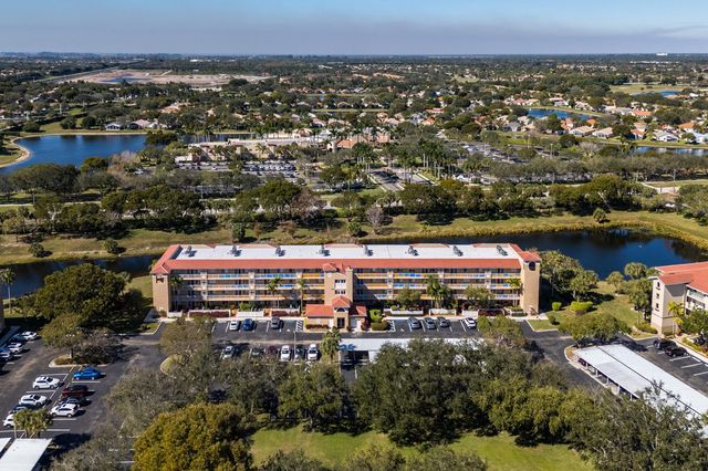 5906 Crystal Shores Drive 404, Boynton Beach, FL 33437