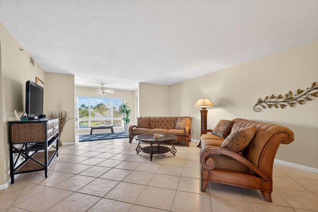 5906 Crystal Shores Drive 404, Boynton Beach, FL 33437