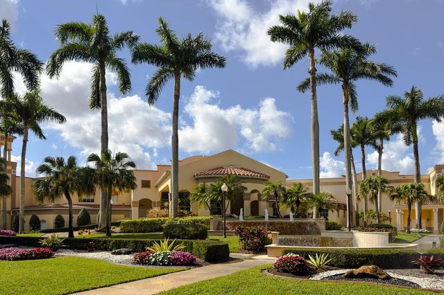 5906 Crystal Shores Drive 404, Boynton Beach, FL 33437