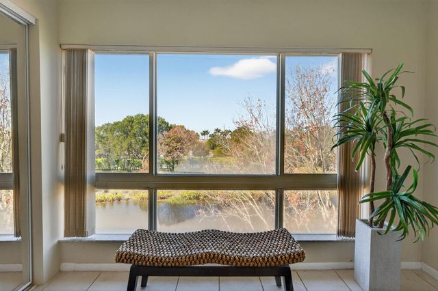 5906 Crystal Shores Drive 404, Boynton Beach, FL 33437