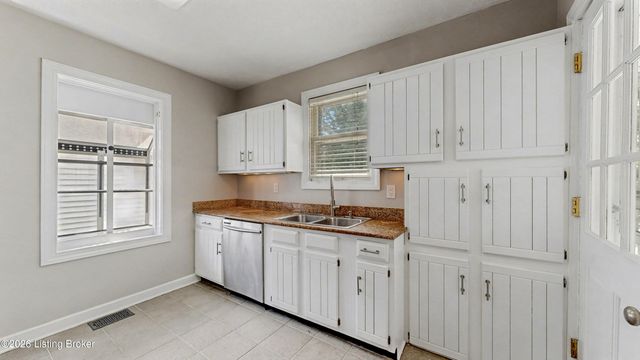 1104 Barret Ave, Louisville, KY 40204