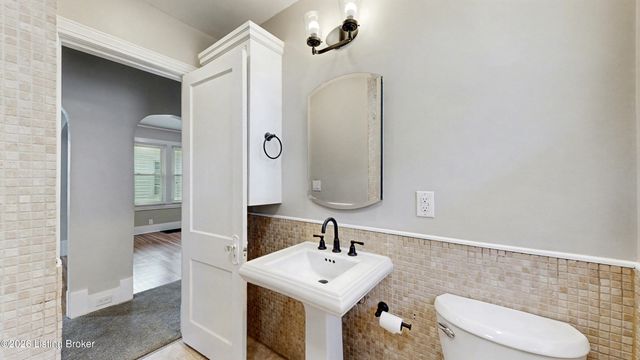 1104 Barret Ave, Louisville, KY 40204