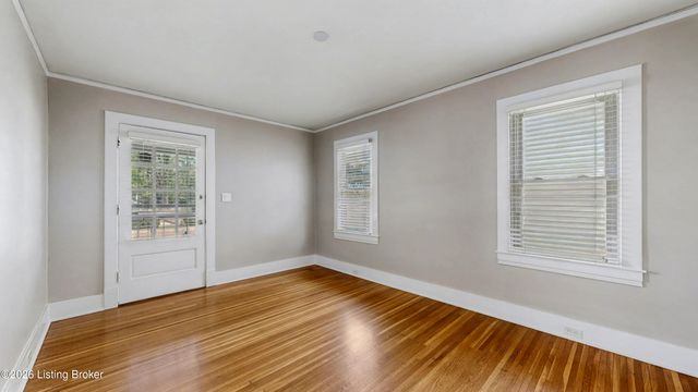 1104 Barret Ave, Louisville, KY 40204