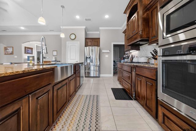 2202 Rana Park, Flint, TX 75762