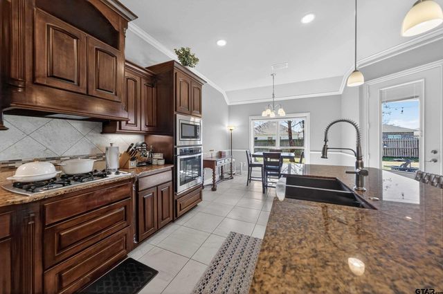 2202 Rana Park, Flint, TX 75762