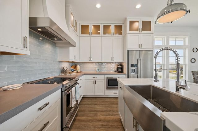 2012 Laguna Harbor Cove Boulevard, Port Bolivar, TX 77650