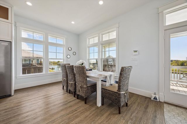 2012 Laguna Harbor Cove Boulevard, Port Bolivar, TX 77650