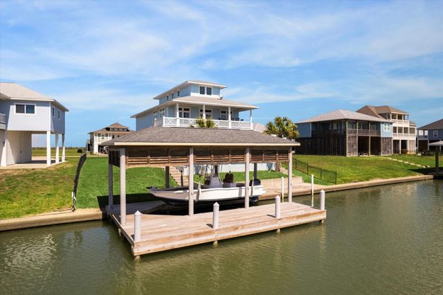 2012 Laguna Harbor Cove Boulevard, Port Bolivar, TX 77650