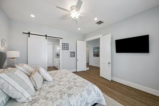 2012 Laguna Harbor Cove Boulevard, Port Bolivar, TX 77650