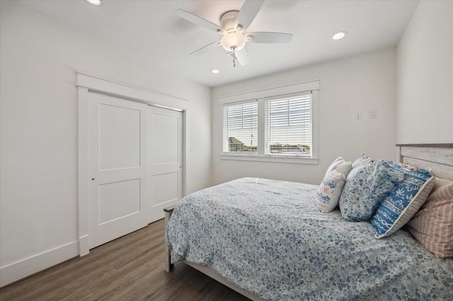 2012 Laguna Harbor Cove Boulevard, Port Bolivar, TX 77650