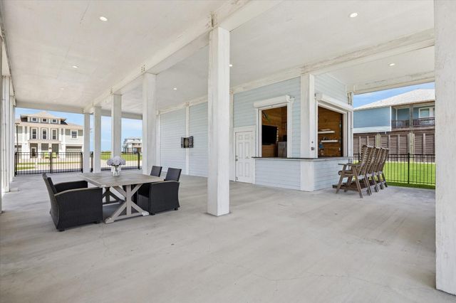 2012 Laguna Harbor Cove Boulevard, Port Bolivar, TX 77650