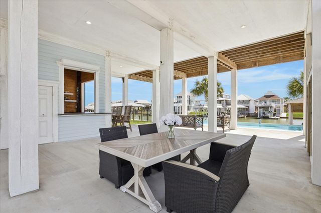 2012 Laguna Harbor Cove Boulevard, Port Bolivar, TX 77650