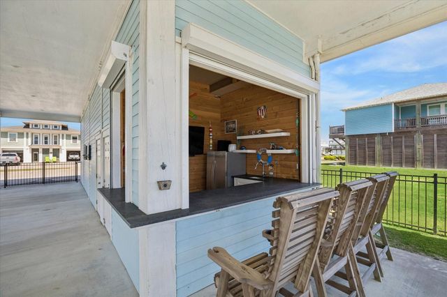 2012 Laguna Harbor Cove Boulevard, Port Bolivar, TX 77650