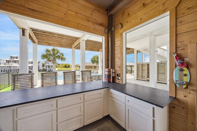 2012 Laguna Harbor Cove Boulevard, Port Bolivar, TX 77650