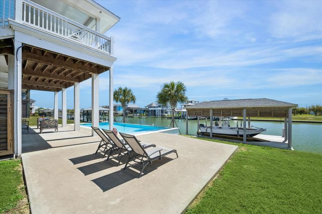 2012 Laguna Harbor Cove Boulevard, Port Bolivar, TX 77650