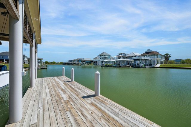 2012 Laguna Harbor Cove Boulevard, Port Bolivar, TX 77650