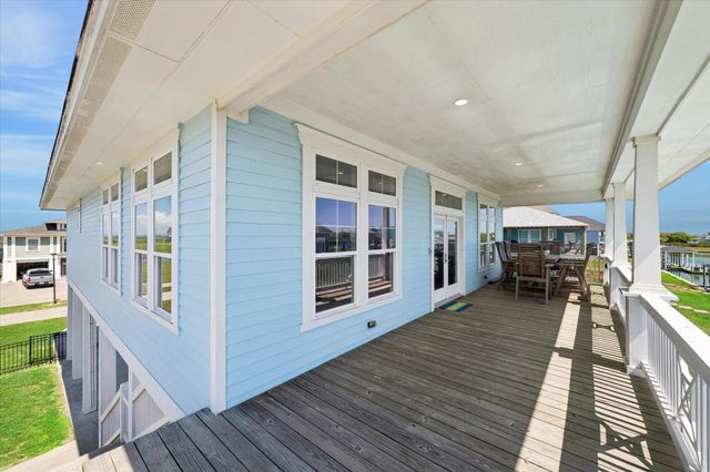 2012 Laguna Harbor Cove Boulevard, Port Bolivar, TX 77650