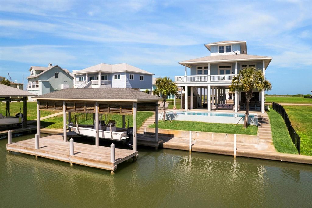 2012 Laguna Harbor Cove Boulevard, Port Bolivar, TX 77650