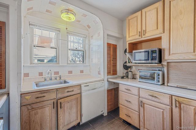 22 Fairview Boulevard, Hempstead, NY 11550