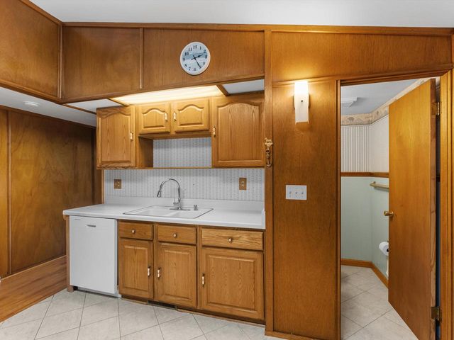 2124 S 23rd STREET, Manitowoc, WI 54220