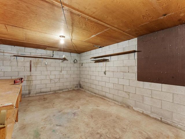 2124 S 23rd STREET, Manitowoc, WI 54220