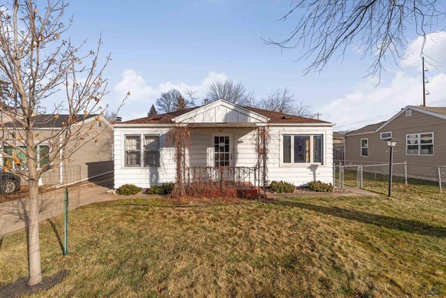 2030 3RD AVE, Rapid City, SD 57702