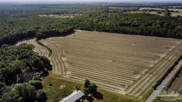 5 Segrest Rd, Pace, FL 32571