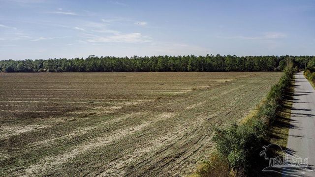 5 Segrest Rd, Pace, FL 32571