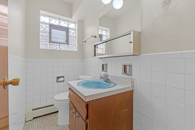 4414 N Nagle Avenue, Harwood Heights, IL 60706