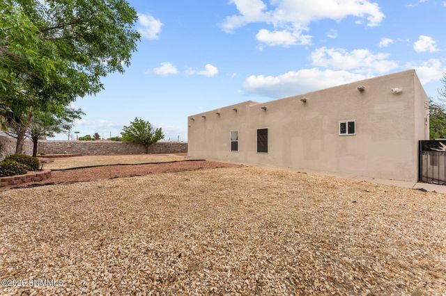3990 Golondrina Court, Las Cruces, NM 88012