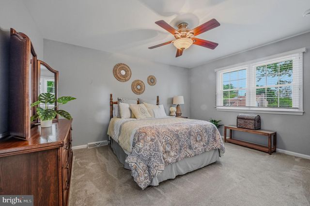 106 COUNTRY FLOWER RD, Newark, DE 19711