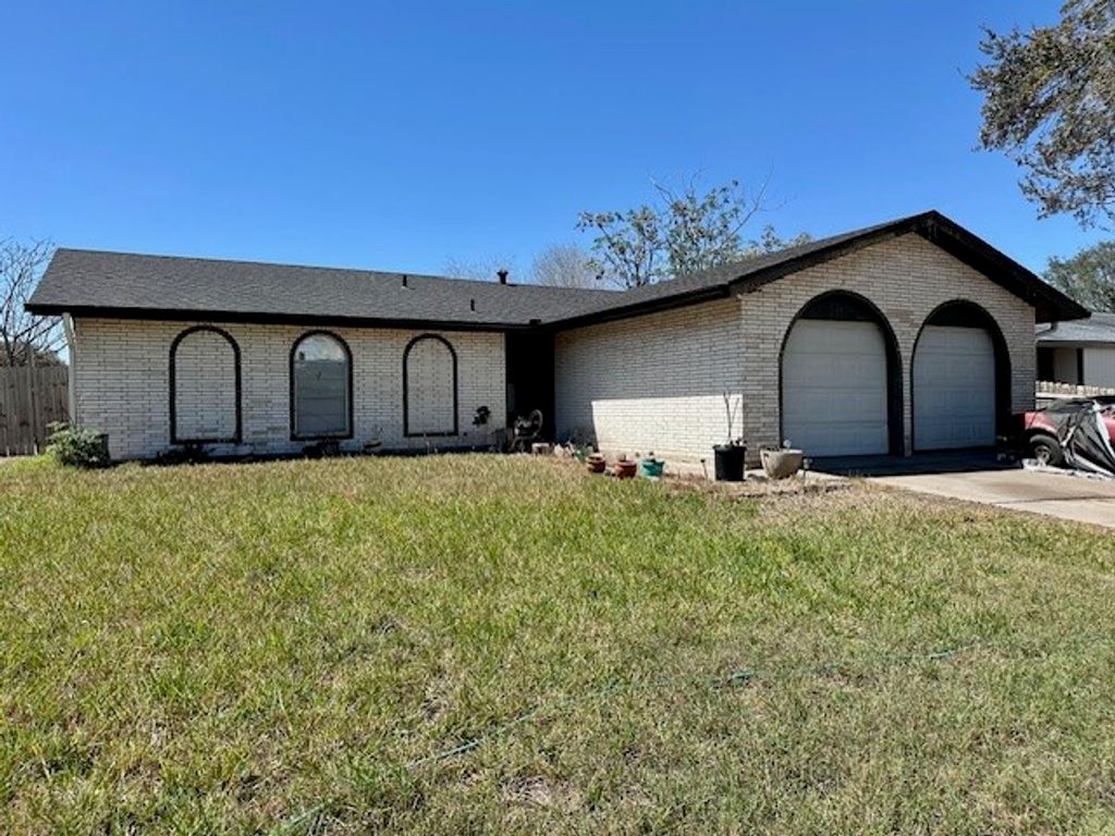 1007 S 21st St, Kingsville, TX 78363