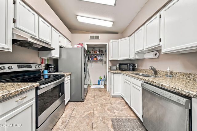 3704 W VILLA MARIA Drive, Glendale, AZ 85308