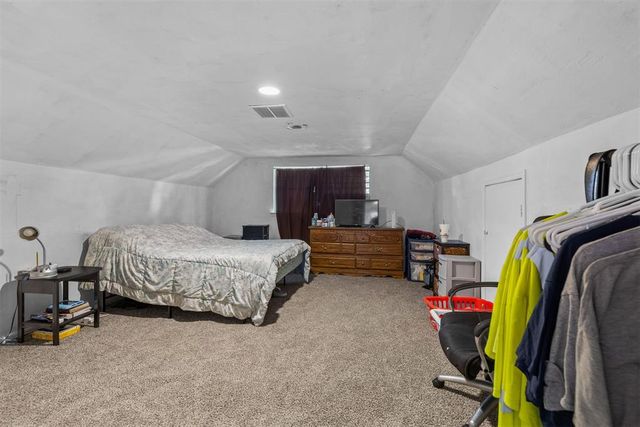 712 Penn Lane, Moore, OK 73160