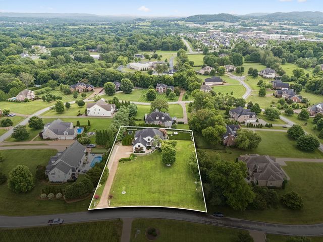 2112 Summer Hill Cir, Franklin, TN 37064